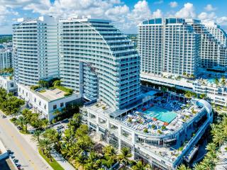 Luxury 2BR 2BA with Resort Amenities and Beach Access - Fort Lauderdale - 0