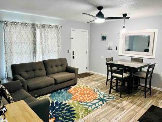 2Bed 1Bath CentralLocation 2 Mile LEGOLAND and Dining - 3