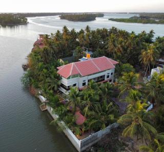 Halfmoon Homestay - Kalyānpur - 8