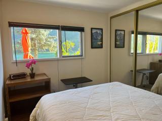 Waterfront, Mountainview House in Castlegar - 4