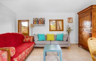 Stunning Home In Taradeau With Kitchen - Taradeau - 8
