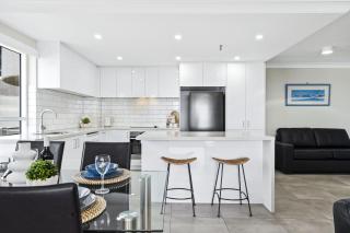 Stunning OCEAN VIEWS in 2 Bedroom Unit at Zenith - Q Stay - 1