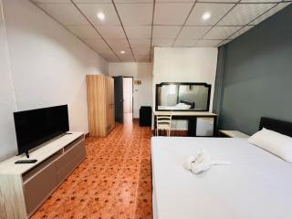 Patong Adventure Hostel - Patong Beach - 7