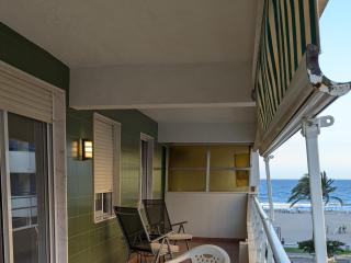 Apartamento Los Juncos - 50m playa - Sólo familias - Parking gratuito - WIFI - TV 55" 4K - PS5 - 7