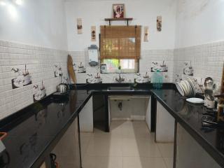 J-House, spacious apartments with balconies, Thalassa 1min away - 1