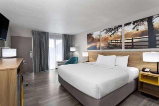 Days Inn by Wyndham Wildwood I-75 - 1