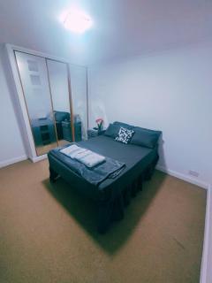 6 Bedroom House, Dartford, Close to Bluewater - Dartford - 4
