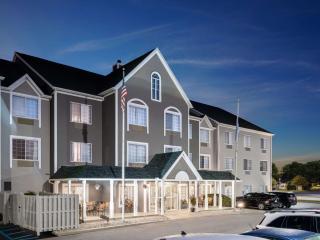 Country Inn & Suites by Radisson, Toledo, OH - Maumee - 0