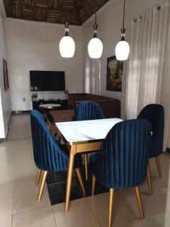Stylish House With Free Parking and Outdoor Pool - Abuja - 0
