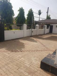 Stylish House With Free Parking and Outdoor Pool - Abuja - 4
