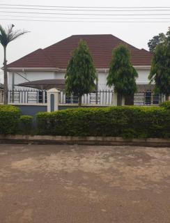 Stylish House With Free Parking and Outdoor Pool - Abuja - 3