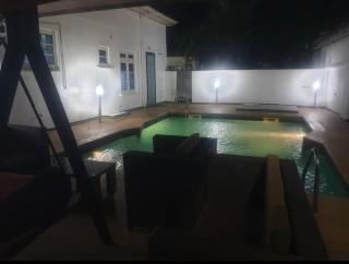 Stylish House With Free Parking and Outdoor Pool - Abuja - 1