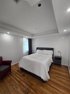 Beautiful Boston Bedroom - New Renovation - Boston - 6