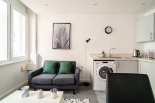 Bright Central Preston 1 Bedroom Apartment - Preston - 4