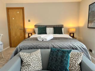 Russell Street- Studio Apartment - 6
