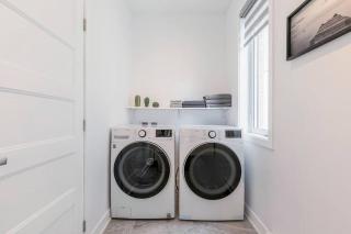 Newly Built Modern Family - 3 BR - Free Parking - Laflèche - 1
