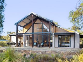 Inji Homestead - 5 acre holiday home in Margaret river region - Yallingup - 0