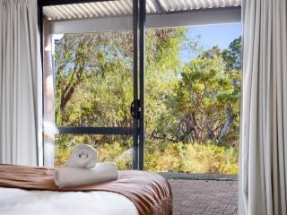 Inji Homestead - 5 acre holiday home in Margaret river region - Yallingup - 1