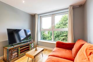 Spacious Modern Flat in Chelsea Harbour - London - 0