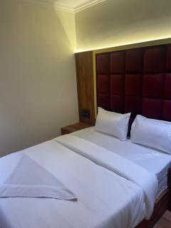 Hotel Sai Palace- Near Tata Memorial Hospital - Mumbai - 2