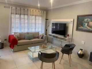 Secure Gem In Heart Of Sandton - Joanesburgo - 8