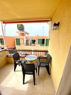 Stay few meters to Las Vistas Beach. Free Wifi. - Arona - 4