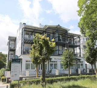 Villa Strandblick in Binz, FeWos direkt am Strand mit Balkon und teilweise mit Meerblick - Binz - 0