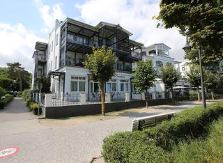 Villa Strandblick in Binz, FeWos direkt am Strand mit Balkon und teilweise mit Meerblick - Binz - 9