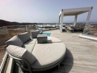 Villa Poseidon Corralejo with Private Heated Pool, Sauna and Stunning Volcano Views by Amazzzing Travel - Corralejo - 1