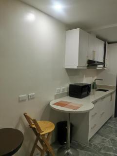 City Hub 402 - 1