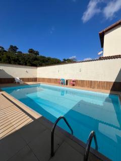 Casa no centro,pra família toda, com piscina - Miguel Pereira - 0