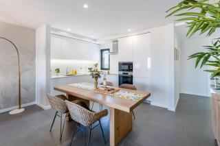 Modern 2 BDR Flat With Jacuzzi & Pool by LovelyStay - 5