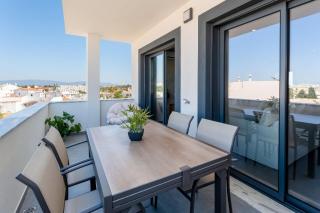 Modern 2 BDR Flat With Jacuzzi & Pool by LovelyStay - Ferragudo - 6