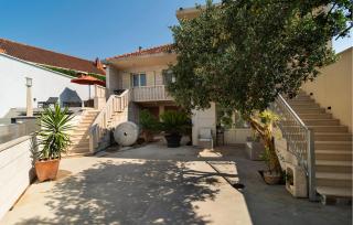 3 Bedroom Stunning Home In Selca - Selca - 2