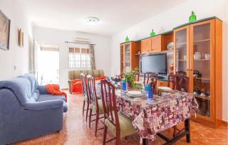3 Bedroom Stunning Home In Peñaflor - Peñaflor - 8