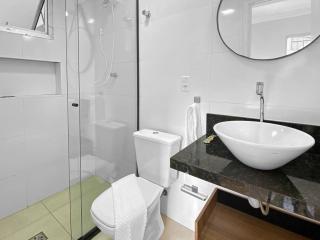 3 Quartos - Piscina - Varanda - Serviço Praia - AC - 1