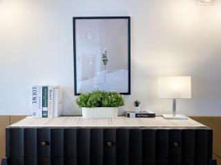 Luxury Modern 2BR 145 sqm - BTS Asok - Ultra Fast WiFi - 3