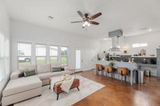 Country Retreat Near Downtown, Winery and Brewery - LaGrange - 0