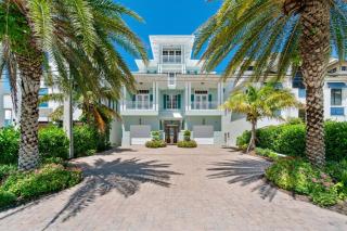 Biltmore Beach House, Luxury 5 Br Beachfront Pool Home, Spa, Sleeps 10 - 0