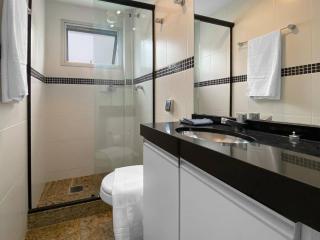 Balcony Sea View Pitangueiras 4 rooms Spacious - Guarujá - 9