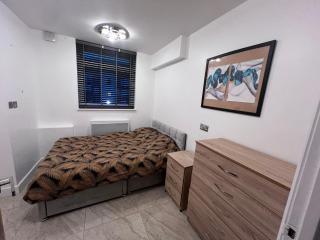 2 peverel house - Dagenham - 3