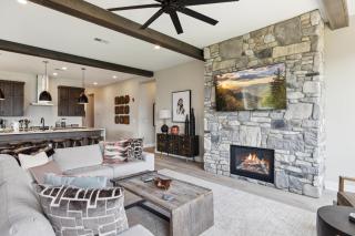 Highlands of the Smokies 503 PH3br - 8