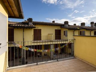 The Traveller's Residence with Balconies and Garden! - Chiassa Superiore - 3