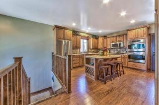 Lv12 luxury villa with hot tub, close to skiing - 4
