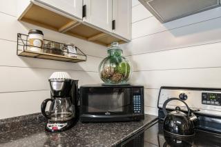 #StayInMyDistrict Hyde Park Bungalow - 9