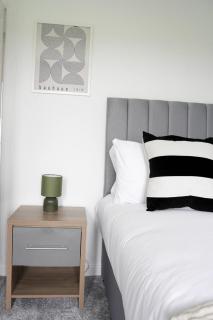 2 BDR House At Caledonia Luxe Stays Short Lets & Serviced Accommodation Lanark - Lanark - 7