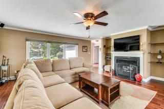 Luxe Lakefront Portsmouth Home Fish, Swim and Play! - Portsmouth - 7