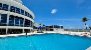 SeaStays-Oceanside Apartments - Miami Beach - 0