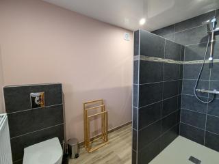 Campagne, confort moderne : Grand appartement rénové pour 8 pers. avec terrasse et jardin spacieux - FR-1-585-135 - - 1