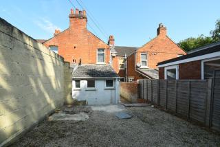 Comfortable 3-Bedroom House in Durham, Sleeps 5, Free Parking & Wi-Fi - 3